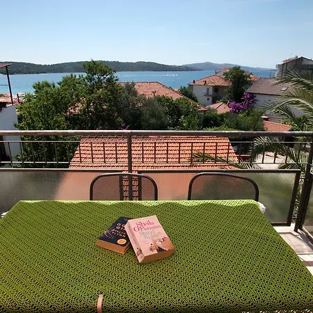 Apartments Jasmin Trogir Exterior photo